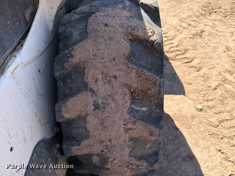 image for item ED5164 2019 Bobcat S590 skid steer loader