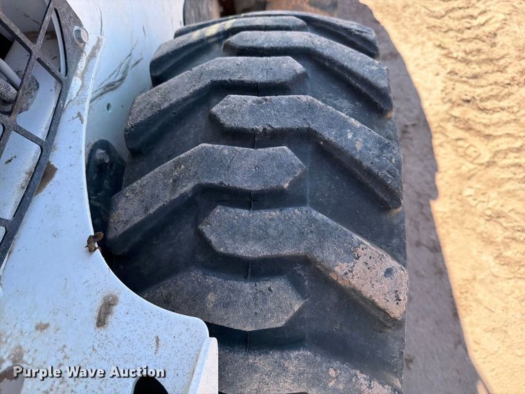 image for item ED5164 2019 Bobcat S590 skid steer loader