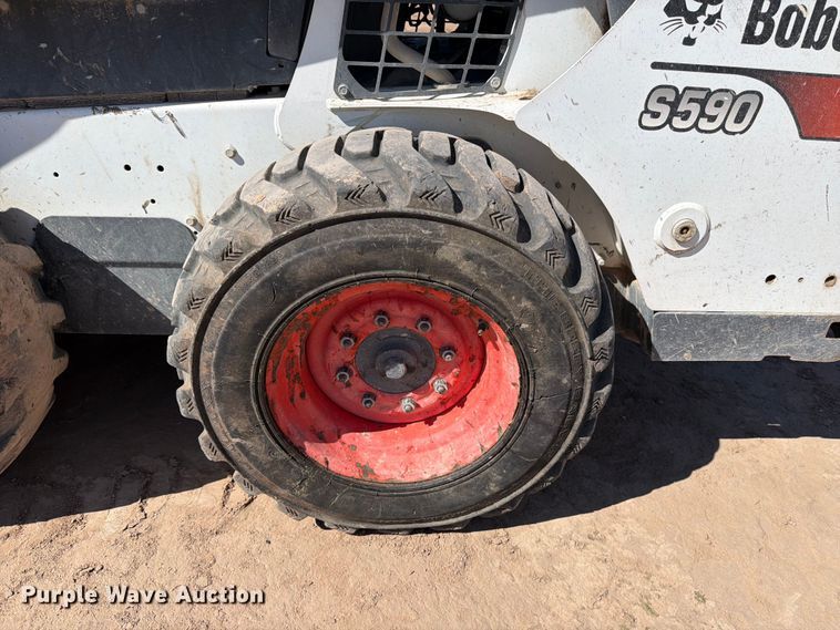 image for item ED5164 2019 Bobcat S590 skid steer loader