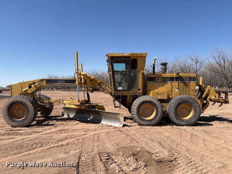 image for item ED5165 1999 Caterpillar 160H motor grader