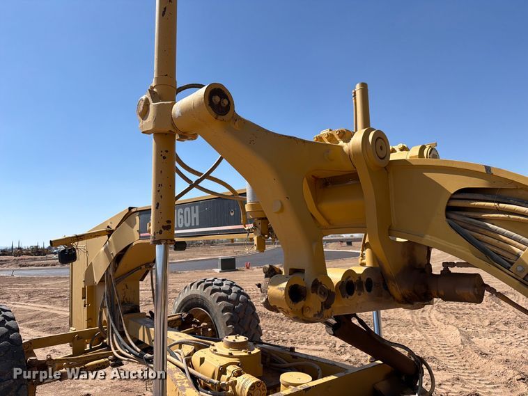 image for item ED5165 1999 Caterpillar 160H motor grader
