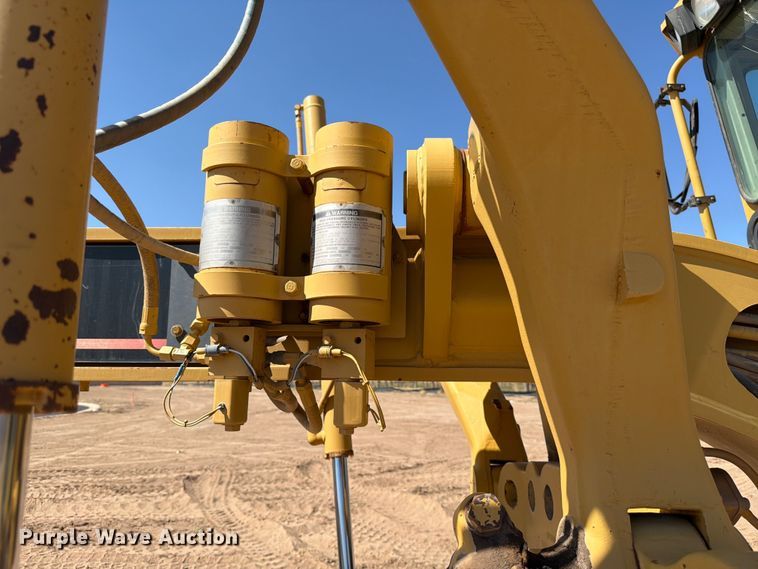 image for item ED5165 1999 Caterpillar 160H motor grader