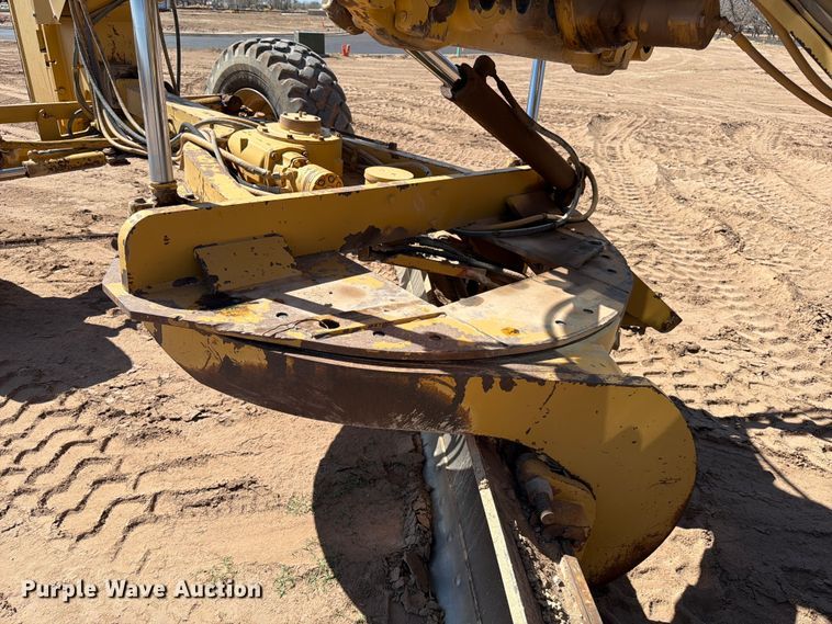 image for item ED5165 1999 Caterpillar 160H motor grader