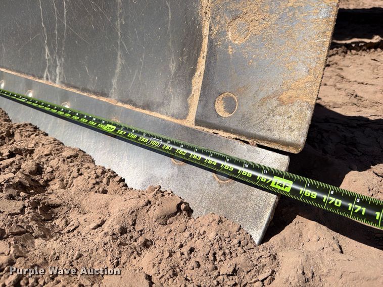 image for item ED5165 1999 Caterpillar 160H motor grader