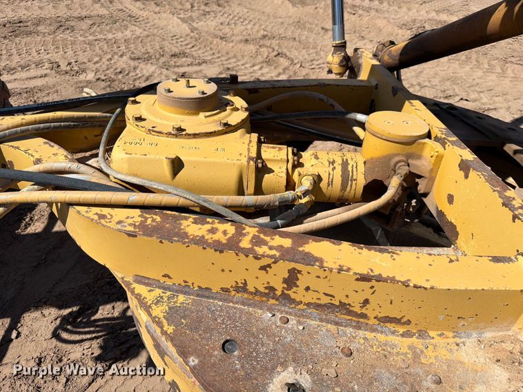 image for item ED5165 1999 Caterpillar 160H motor grader