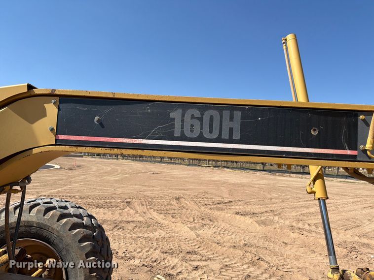 image for item ED5165 1999 Caterpillar 160H motor grader