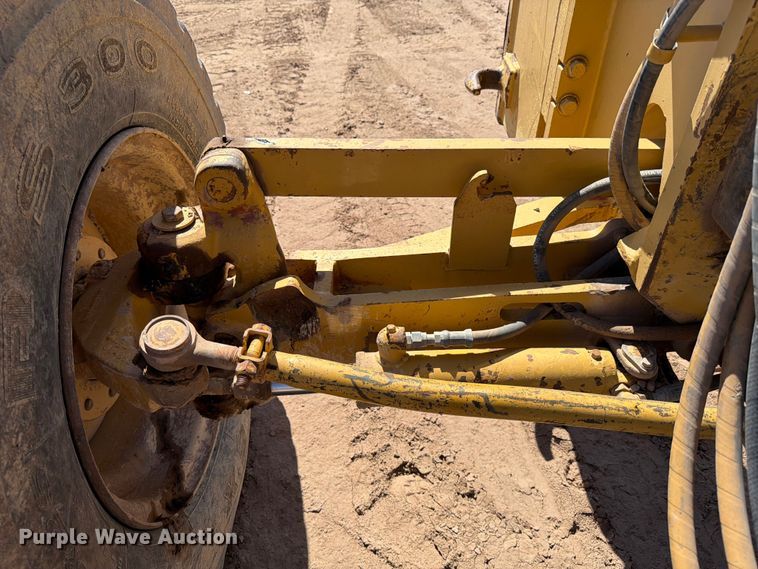 image for item ED5165 1999 Caterpillar 160H motor grader