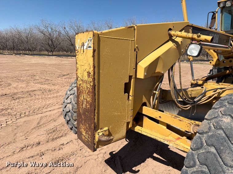 image for item ED5165 1999 Caterpillar 160H motor grader