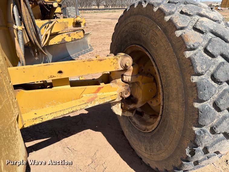 image for item ED5165 1999 Caterpillar 160H motor grader