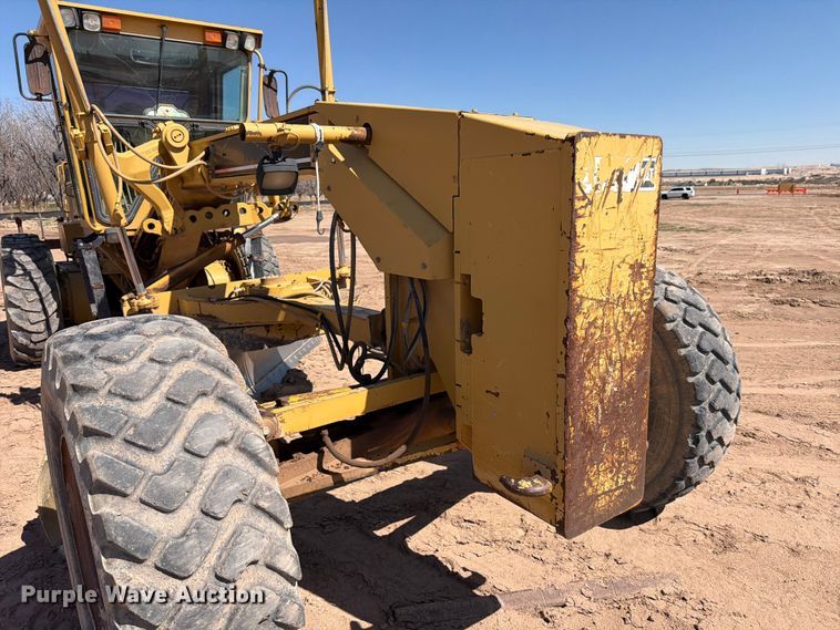 image for item ED5165 1999 Caterpillar 160H motor grader