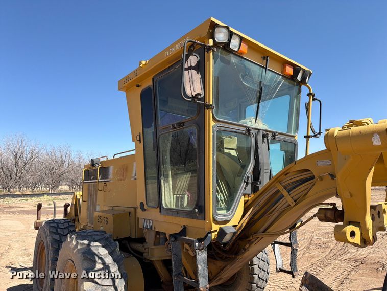 image for item ED5165 1999 Caterpillar 160H motor grader