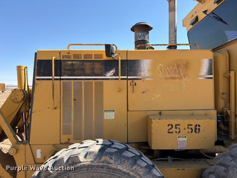 image for item ED5165 1999 Caterpillar 160H motor grader