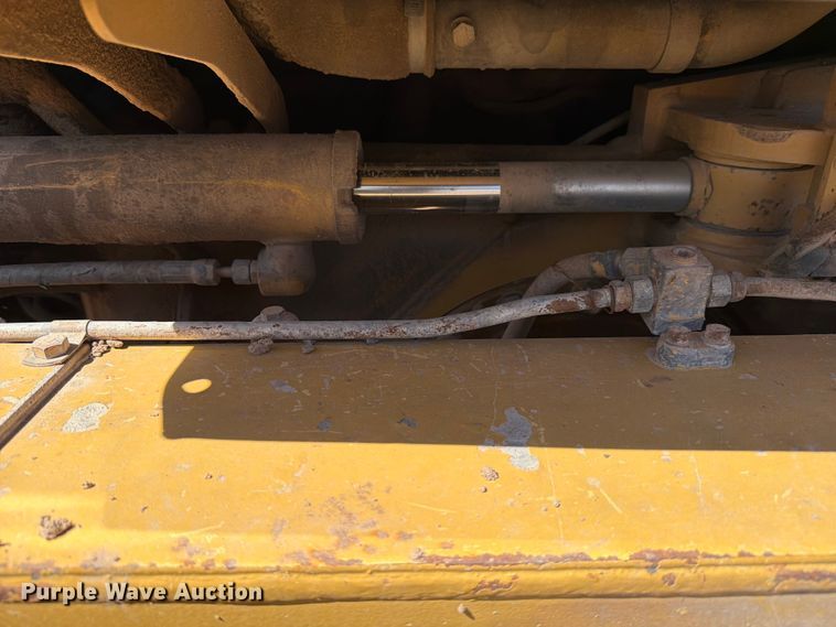 image for item ED5165 1999 Caterpillar 160H motor grader