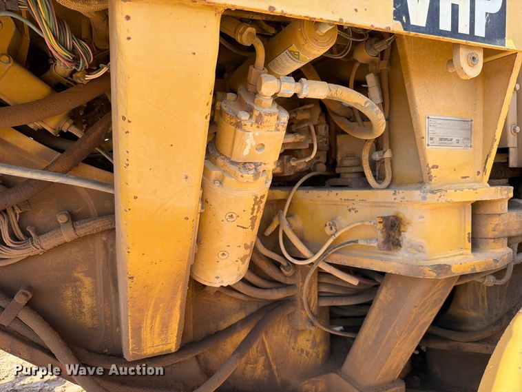 image for item ED5165 1999 Caterpillar 160H motor grader