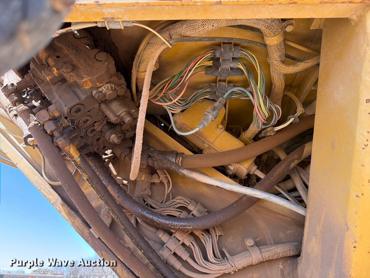 image for item ED5165 1999 Caterpillar 160H motor grader