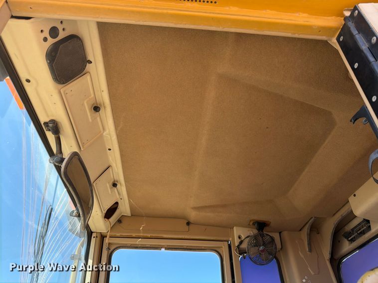 image for item ED5165 1999 Caterpillar 160H motor grader