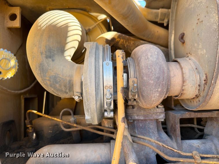 image for item ED5165 1999 Caterpillar 160H motor grader