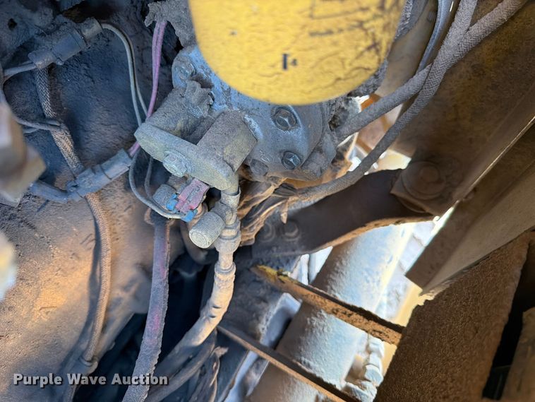 image for item ED5165 1999 Caterpillar 160H motor grader