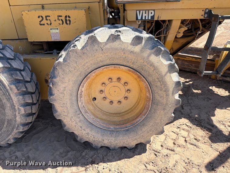 image for item ED5165 1999 Caterpillar 160H motor grader