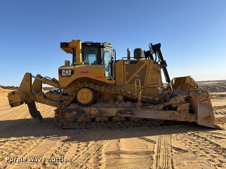 image for item ED5166 2017 Caterpillar D8T dozer