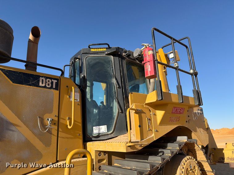 image for item ED5166 2017 Caterpillar D8T dozer