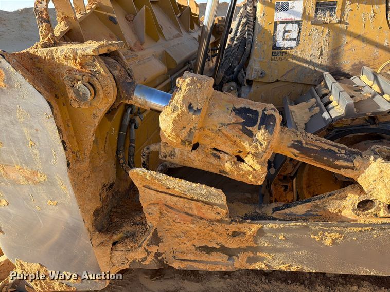 image for item ED5166 2017 Caterpillar D8T dozer