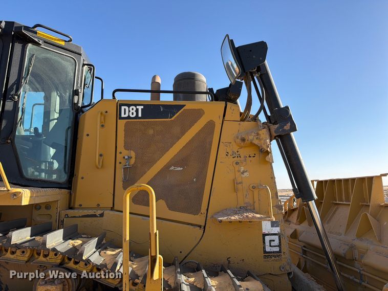 image for item ED5166 2017 Caterpillar D8T dozer