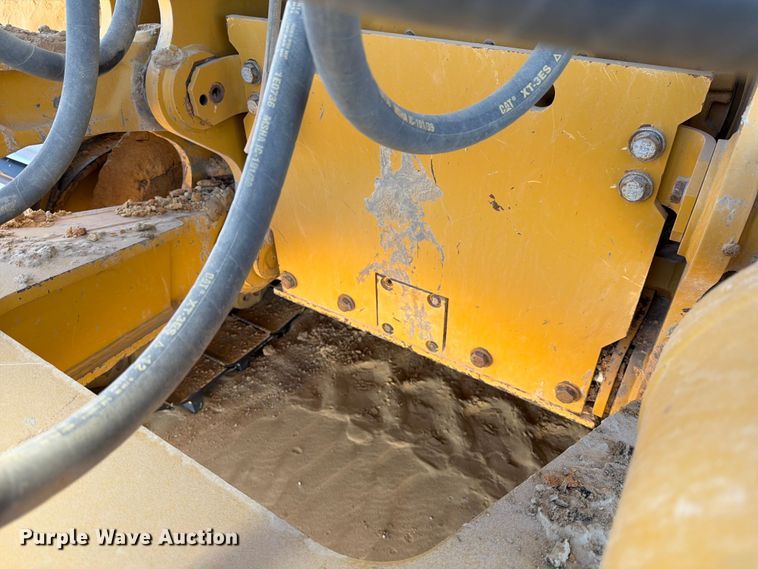 image for item ED5166 2017 Caterpillar D8T dozer