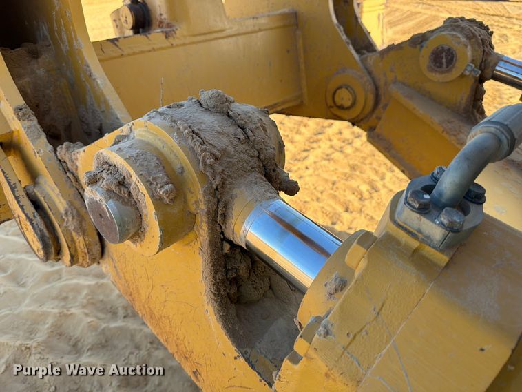 image for item ED5166 2017 Caterpillar D8T dozer