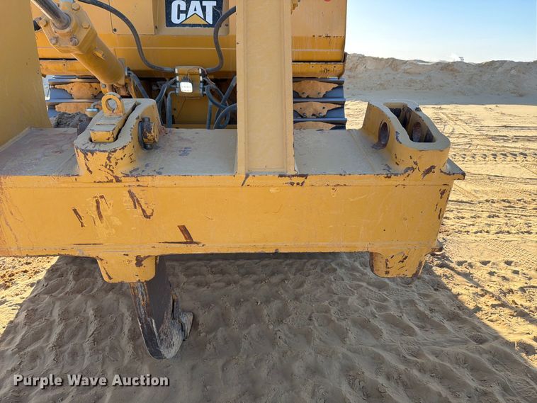 image for item ED5166 2017 Caterpillar D8T dozer