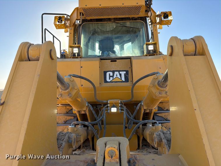 image for item ED5166 2017 Caterpillar D8T dozer