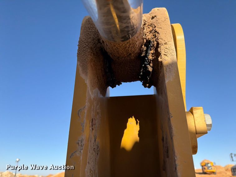 image for item ED5166 2017 Caterpillar D8T dozer