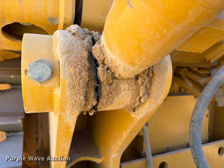 image for item ED5166 2017 Caterpillar D8T dozer