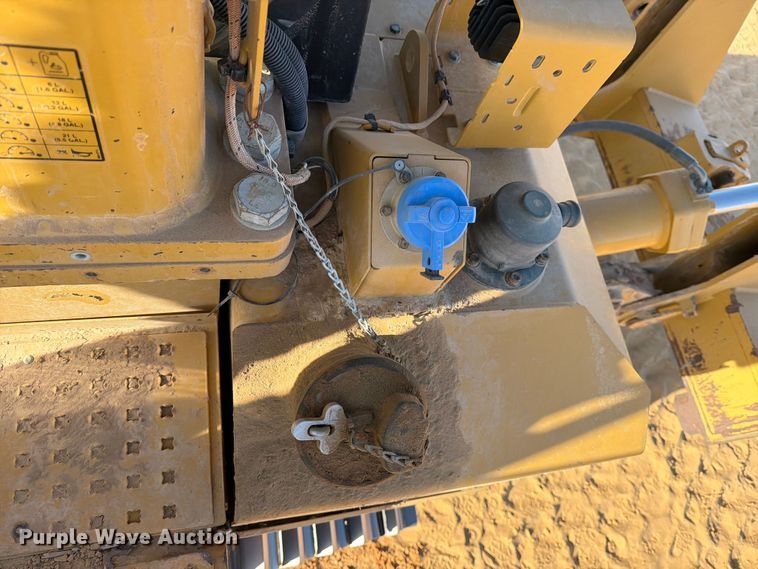 image for item ED5166 2017 Caterpillar D8T dozer