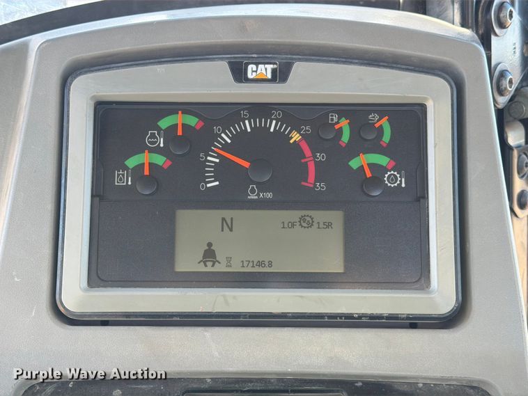 image for item ED5166 2017 Caterpillar D8T dozer