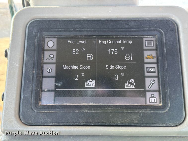 image for item ED5166 2017 Caterpillar D8T dozer