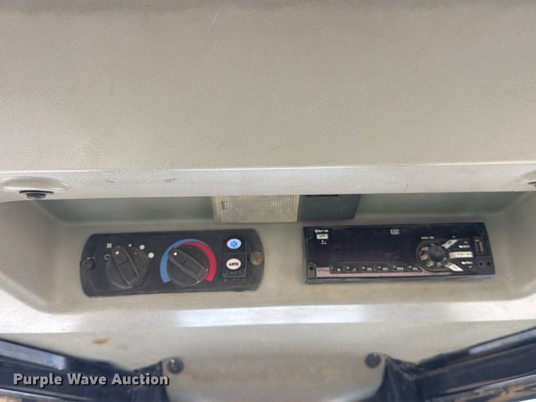 image for item ED5166 2017 Caterpillar D8T dozer