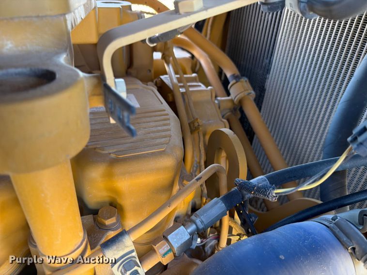 image for item ED5166 2017 Caterpillar D8T dozer