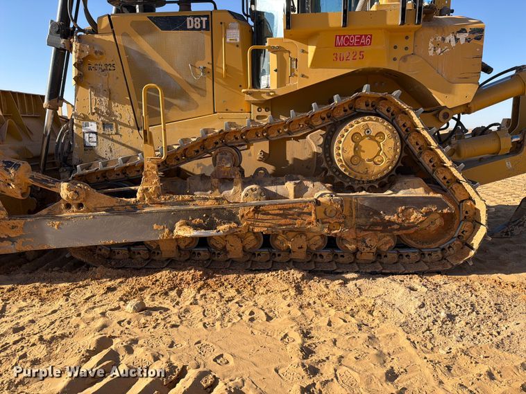 image for item ED5166 2017 Caterpillar D8T dozer