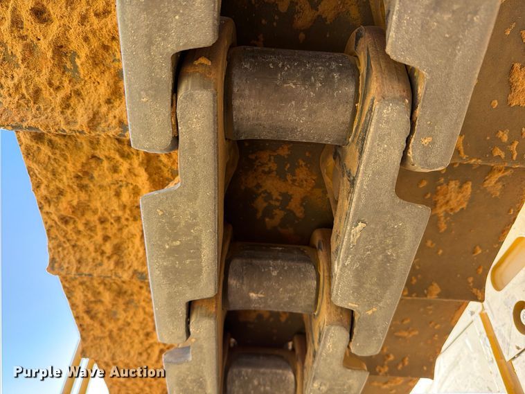 image for item ED5166 2017 Caterpillar D8T dozer