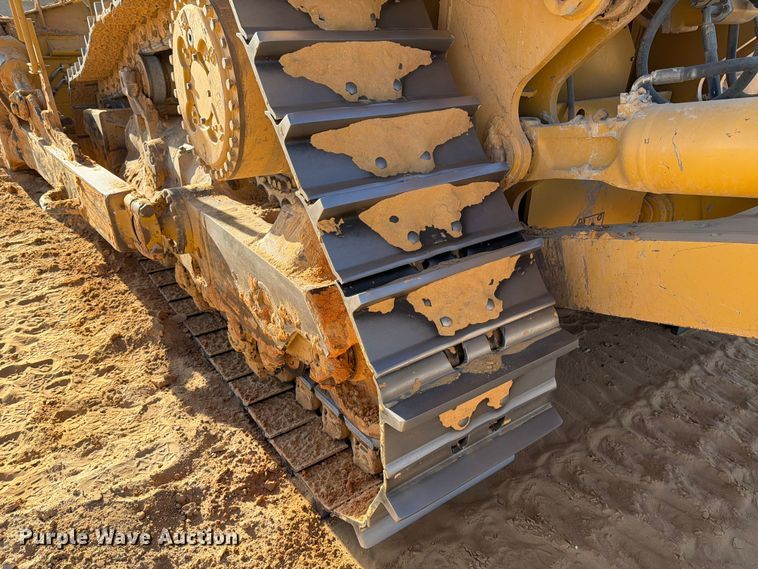 image for item ED5166 2017 Caterpillar D8T dozer
