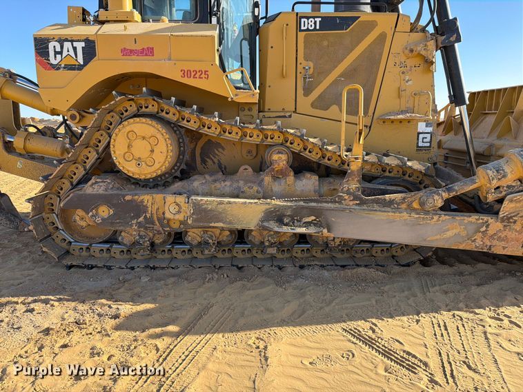 image for item ED5166 2017 Caterpillar D8T dozer