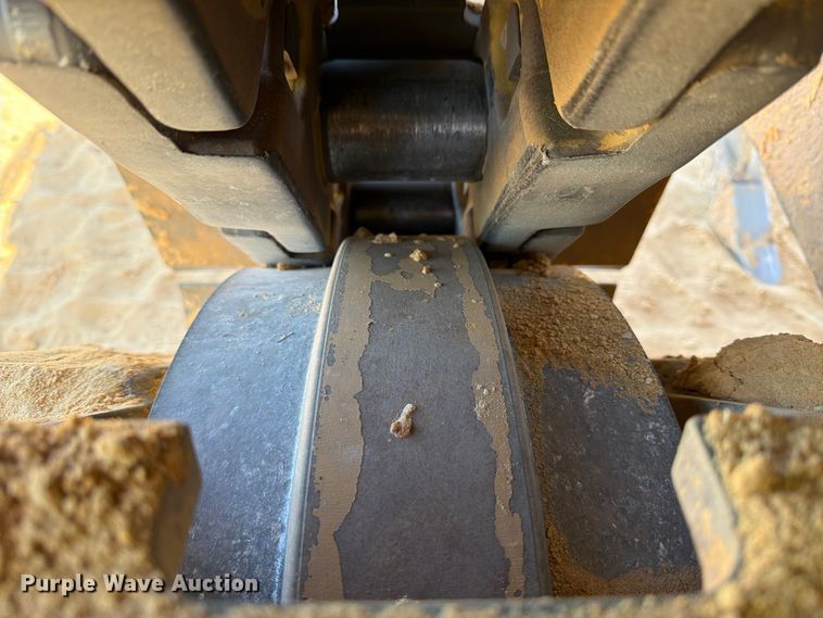 image for item ED5166 2017 Caterpillar D8T dozer