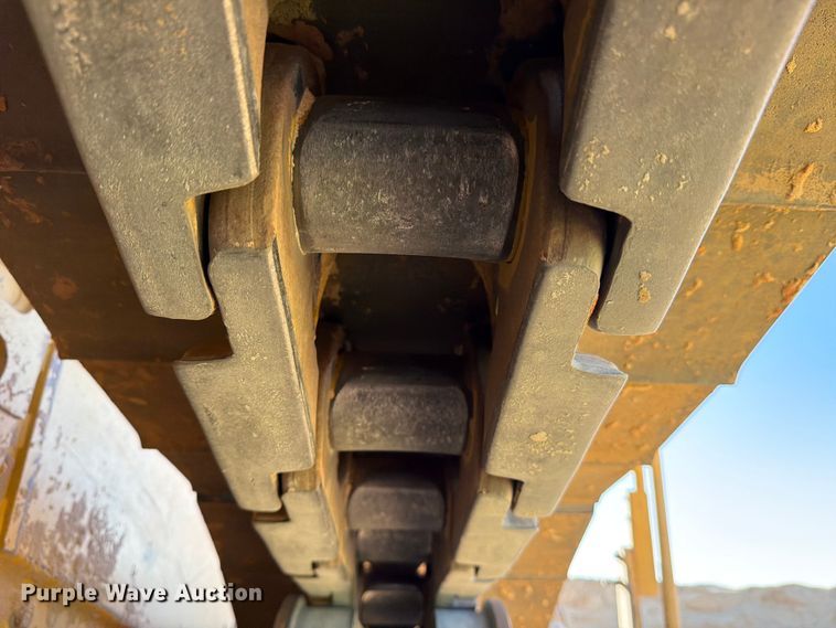 image for item ED5166 2017 Caterpillar D8T dozer