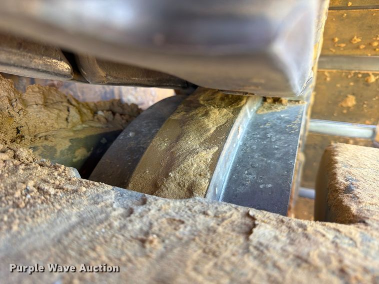 image for item ED5166 2017 Caterpillar D8T dozer