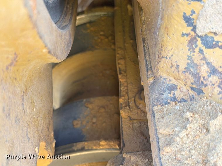 image for item ED5166 2017 Caterpillar D8T dozer