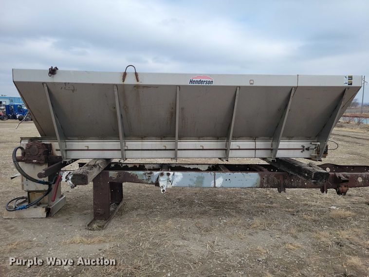 image for item EE0882 Henderson salt/sand spreader