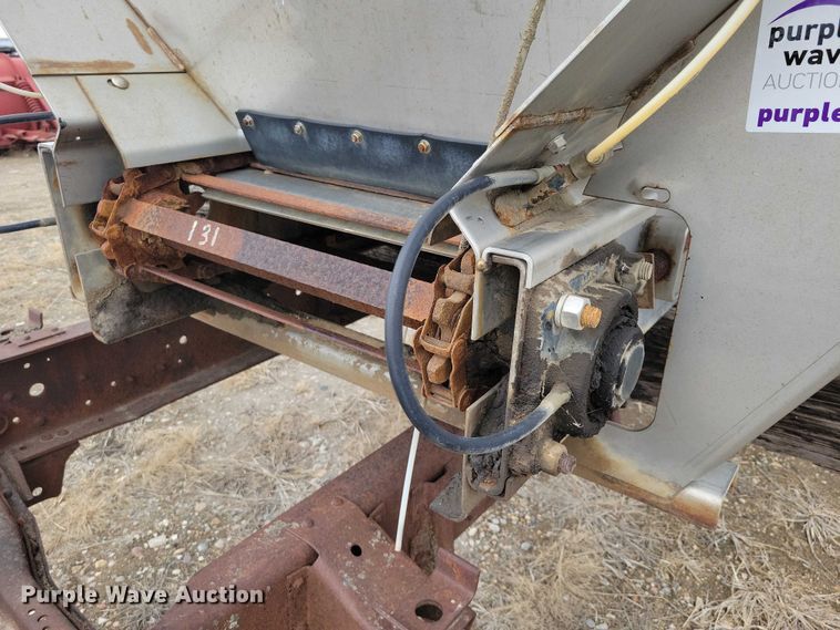 image for item EE0882 Henderson salt/sand spreader