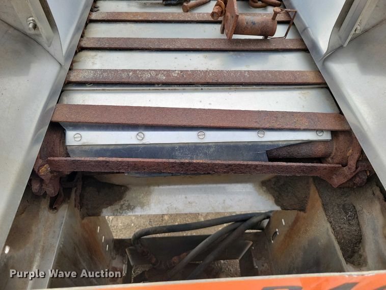 image for item EE0882 Henderson salt/sand spreader