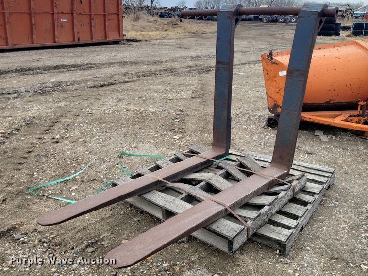 image for item EE0883 6' L wheel loader forks